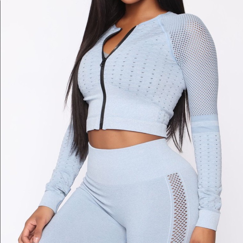 NWOT Fashion Nova Seamless Active Cropped Jacket
